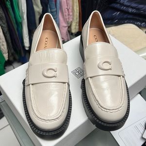 Coach- Leah moccasins